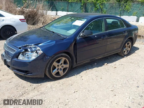 ✅ 2011 Chevrolet Malibu 1LS • VIN: 1G1ZB5E17BF335894 • Lot: 45138000. Wystawiony na IAAI z przebiegiem 101 476 mil. Bezpłatny archiwum sprzedaży aukcyjnych z USA i szczegółowy raport historii pojazdu na DreamBid. Zdjęcie 2.