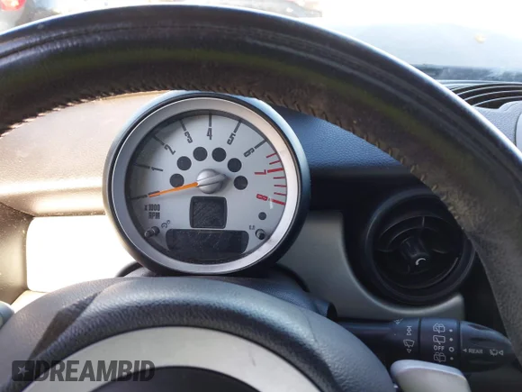 ✅ 2009 MINI Hardtop • VIN: WMWMF33549TW71172 • Лот: 41624610. Опубліковано раніше на IAAI з пробігом Не вказано. Безкоштовний доступ до архіву аукціонних продажів зі США та докладний звіт про історію автомобіля на DreamBid. Зображення 7.