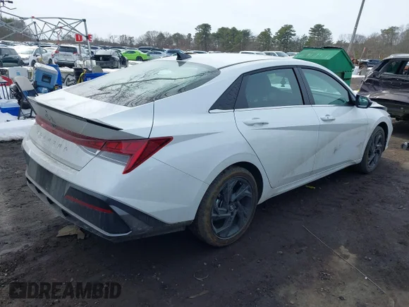 ✅ 2026 Hyundai Elantra SEL Sport Premium • VIN: KMHLS4DG2TU121157 • Lot: 44502818. Wystawiony na IAAI z przebiegiem 1 990 mil. Bezpłatny archiwum sprzedaży aukcyjnych z USA i szczegółowy raport historii pojazdu na DreamBid. Zdjęcie 4.