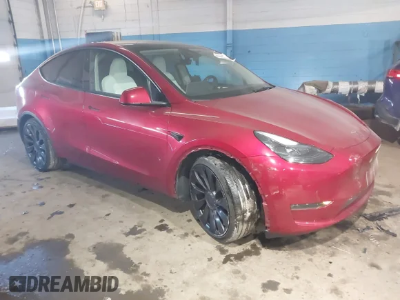 ✅ 2025 Tesla Model Y Performance • VIN: 7SAYGDEFXSA352414 • Lot: 44284455. Wystawiony na IAAI z przebiegiem 22 381 mil. Bezpłatny archiwum sprzedaży aukcyjnych z USA i szczegółowy raport historii pojazdu na DreamBid. Zdjęcie 1.