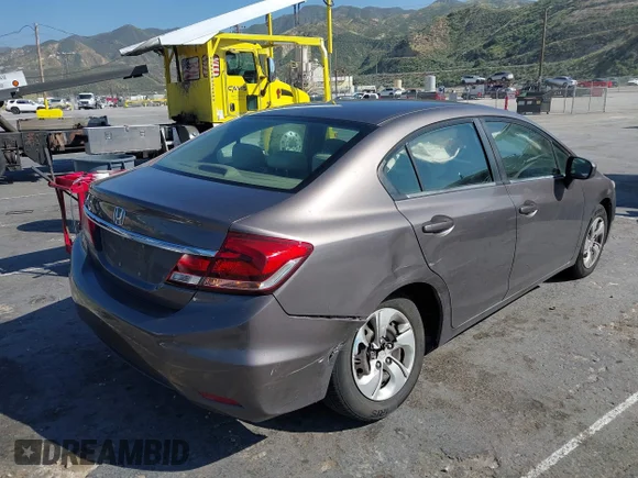 ✅ 2015 Honda Civic LX • VIN: 19XFB2F52FE267840 • Lot: 44699859. Wystawiony na IAAI z przebiegiem 304 030 mil. Bezpłatny archiwum sprzedaży aukcyjnych z USA i szczegółowy raport historii pojazdu na DreamBid. Zdjęcie 4.