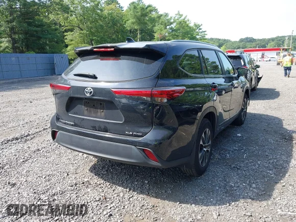 ✅ 2023 Toyota Highlander L • VIN: 5TDKDRBH0PS029395 • Lot: 42852746. Wystawiony na IAAI z przebiegiem 40 389 mil. Bezpłatny archiwum sprzedaży aukcyjnych z USA i szczegółowy raport historii pojazdu na DreamBid. Zdjęcie 4.