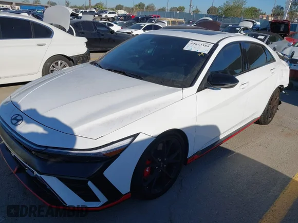 ✅ 2025 Hyundai Elantra • VIN: KMHLW4DK4SU024937 • Lot: 44623384. Wystawiony na IAAI z przebiegiem 5 328 mil. Bezpłatny archiwum sprzedaży aukcyjnych z USA i szczegółowy raport historii pojazdu na DreamBid. Zdjęcie 2.