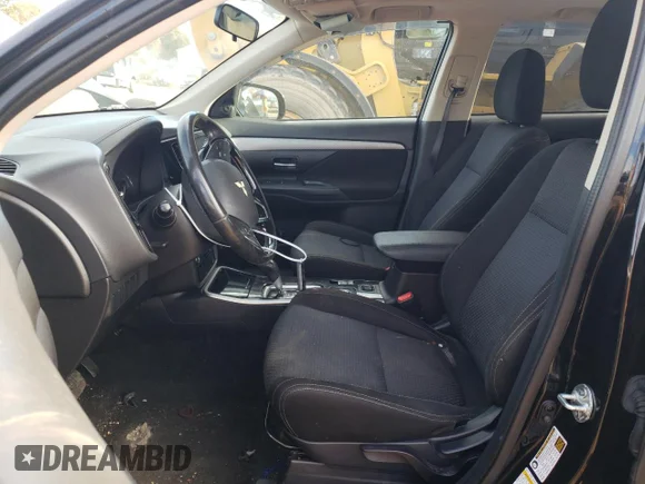 ✅ 2017 Mitsubishi Outlander SE • VIN: JA4AZ3A35HZ060555 • Lot: 72619553. Wystawiony na Copart z przebiegiem 99 713 mil. Bezpłatny archiwum sprzedaży aukcyjnych z USA i szczegółowy raport historii pojazdu na DreamBid. Zdjęcie 7.