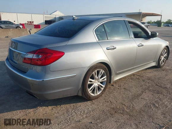 ✅ 2013 Hyundai Genesis 3.8L • VIN: KMHGC4DD9DU256044 • Лот: 43176727. Опубліковано раніше на IAAI з пробігом 203 768 миль. Безкоштовний доступ до архіву аукціонних продажів зі США та докладний звіт про історію автомобіля на DreamBid. Зображення 4.