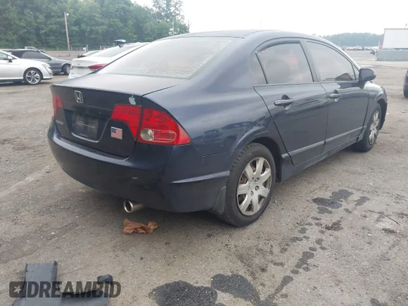 ✅ 2008 Honda Civic LX • VIN: 2HGFA16598H532422 • Lot: 45425585. Wystawiony na IAAI z przebiegiem 204 235 mil. Bezpłatny archiwum sprzedaży aukcyjnych z USA i szczegółowy raport historii pojazdu na DreamBid. Zdjęcie 4.