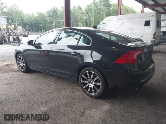 ✅ 2018 Volvo S60 Inscription • VIN: LYV402HK9JB168968 • Lot: 42624541. Wystawiony na IAAI z przebiegiem 69 241 mil. Bezpłatny archiwum sprzedaży aukcyjnych z USA i szczegółowy raport historii pojazdu na DreamBid. Zdjęcie 3.