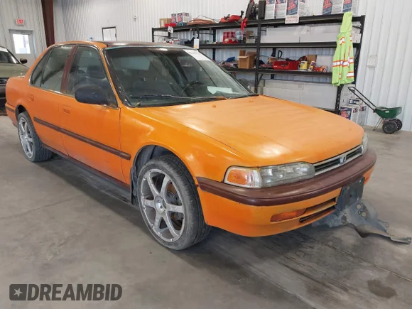 ✅ 1992 Honda Accord LX • VIN: 1HGCB7559NA230126 • Лот: 42165373. Опубликован ранее на IAAI с пробегом 256 400 миль. Бесплатный доступ к архиву аукционных продаж из США и подробный отчёт об истории автомобиля на DreamBid. Изображение 1.