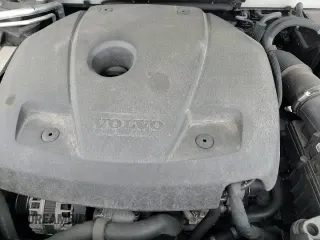 ✅ 2020 Volvo XC60 Momentum • VIN: YV4102RK7L1549968 • Lot: 82041745. Wystawiony na Copart z przebiegiem 82 337 mil. Bezpłatny archiwum sprzedaży aukcyjnych z USA i szczegółowy raport historii pojazdu na DreamBid. Zdjęcie 14.