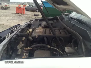 ✅ 2017 Toyota Tundra SR5 • VIN: 5TFDW5F18HX633796 • Lot: 41493110. Listed on IAAI with 136,572 mi. Free auction sales archive from the USA and detailed vehicle history report at DreamBid. Image 19.