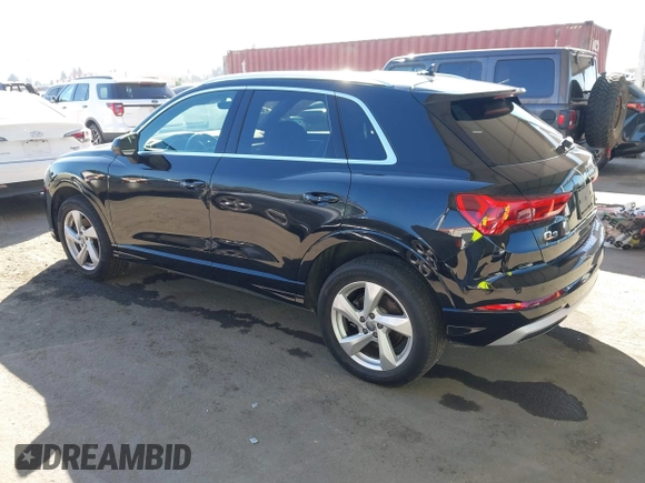 ✅ 2020 Audi Q3 Premium Plus • VIN: WA1BECF37L1076286 • Лот: 43388767. Опубліковано раніше на IAAI з пробігом 39 243 миль. Безкоштовний доступ до архіву аукціонних продажів зі США та докладний звіт про історію автомобіля на DreamBid. Зображення 3.