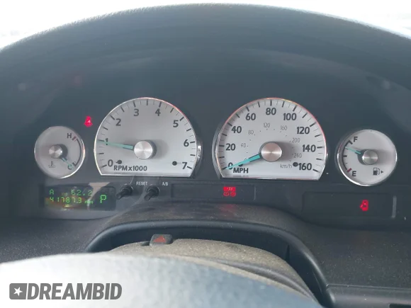 ✅ 2003 Ford Thunderbird Deluxe • VIN: 1FAHP60A43Y107865 • Lot: 44803753. Wystawiony na IAAI z przebiegiem 41 787 mil. Bezpłatny archiwum sprzedaży aukcyjnych z USA i szczegółowy raport historii pojazdu na DreamBid. Zdjęcie 7.