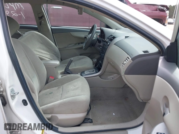 ✅ 2010 Toyota Corolla LE • VIN: 2T1BU4EEXAC430814 • Lot: 44327358. Wystawiony na IAAI z przebiegiem 262 288 mil. Bezpłatny archiwum sprzedaży aukcyjnych z USA i szczegółowy raport historii pojazdu na DreamBid. Zdjęcie 5.