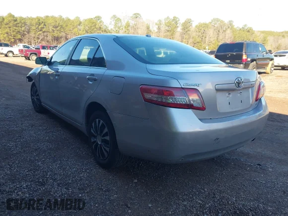✅ 2010 Toyota Camry SE • VIN: 4T1BF3EK2AU007007 • Lot: 44094081. Wystawiony na IAAI z przebiegiem 242 302 mil. Bezpłatny archiwum sprzedaży aukcyjnych z USA i szczegółowy raport historii pojazdu na DreamBid. Zdjęcie 3.