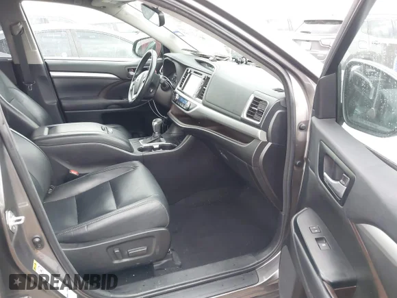 ✅ 2017 Toyota Highlander XLE • VIN: 5TDJZRFH0HS518534 • Lot: 45211768. Listed on IAAI with 107,428 mi. Free auction sales archive from the USA and detailed vehicle history report at DreamBid. Image 5.