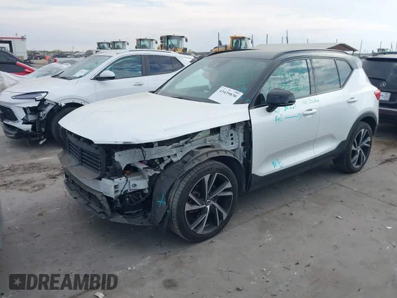 ✅ 2019 Volvo XC40 R-Design • VIN: YV4AC2HM4K2113680 • Lot: 43439830. Listed on IAAI with 51,478 mi. Free auction sales archive from the USA and detailed vehicle history report at DreamBid. Image 2.