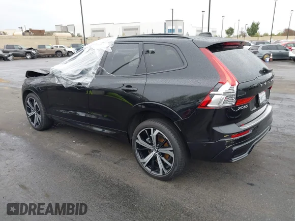 ✅ 2025 Volvo XC60 Ultra • VIN: YV4H60RM9S1147516 • Lot: 44057213. Wystawiony na IAAI z przebiegiem 4 148 mil. Bezpłatny archiwum sprzedaży aukcyjnych z USA i szczegółowy raport historii pojazdu na DreamBid. Zdjęcie 3.