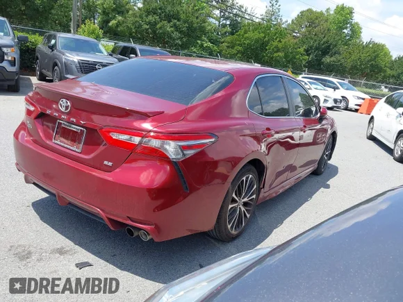 ✅ 2018 Toyota Camry SE • VIN: 4T1B11HK6JU538290 • Lot: 45263685. Wystawiony na IAAI z przebiegiem 166 429 mil. Bezpłatny archiwum sprzedaży aukcyjnych z USA i szczegółowy raport historii pojazdu na DreamBid. Zdjęcie 4.