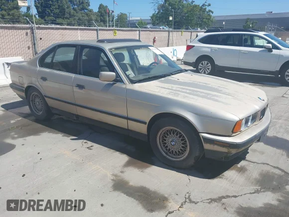 ✅ 1994 BMW 5 Series • VIN: WBAHE1313RGE53578 • Lot: 45134110. Wystawiony na IAAI z przebiegiem 160 210 mil. Bezpłatny archiwum sprzedaży aukcyjnych z USA i szczegółowy raport historii pojazdu na DreamBid. Zdjęcie 1.