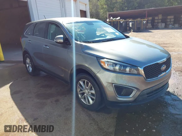 ✅ 2017 Kia Sorento L • VIN: 5XYPG4A32HG264742 • Lot: 43589540. Wystawiony na IAAI z przebiegiem 214 908 mil. Bezpłatny archiwum sprzedaży aukcyjnych z USA i szczegółowy raport historii pojazdu na DreamBid. Zdjęcie 1.