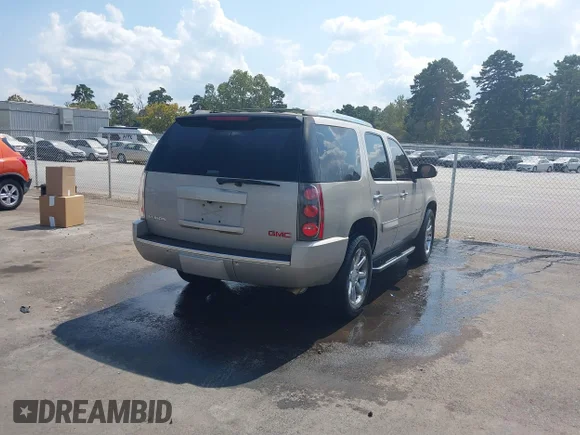 ✅ 2008 GMC Yukon Denali • VIN: 1GKFK638X8J245598 • Лот: 43288124. Опубліковано раніше на IAAI з пробігом 195 604 миль. Безкоштовний доступ до архіву аукціонних продажів зі США та докладний звіт про історію автомобіля на DreamBid. Зображення 4.