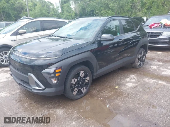 ✅ 2024 Hyundai Kona SEL • VIN: KM8HCCAB1RU179419 • Lot: 45186733. Wystawiony na IAAI z przebiegiem 28 259 mil. Bezpłatny archiwum sprzedaży aukcyjnych z USA i szczegółowy raport historii pojazdu na DreamBid. Zdjęcie 2.