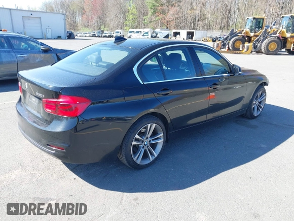 ✅ 2017 BMW 3 Series 330i xDrive • VIN: WBA8D9G57HNU60779 • Lot: 44907536. Wystawiony na IAAI z przebiegiem 166 093 mil. Bezpłatny archiwum sprzedaży aukcyjnych z USA i szczegółowy raport historii pojazdu na DreamBid. Zdjęcie 4.