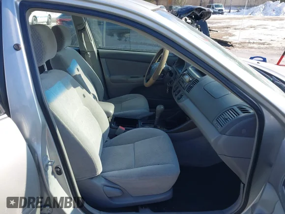 ✅ 2003 Toyota Camry LE • VIN: 4T1BF32K23U059051 • Lot: 44292091. Wystawiony na IAAI z przebiegiem 268 742 mil. Bezpłatny archiwum sprzedaży aukcyjnych z USA i szczegółowy raport historii pojazdu na DreamBid. Zdjęcie 5.