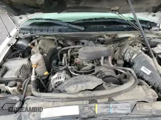 2004 Chevrolet Blazer LS z VIN 1GNDT13X74K164452, wystawiony jako Copart lot #85575704 z przebiegiem 195 214 mil mil oraz Szkoda całkowita • Salvage title. Historia ofert i sprzedaży dostępna na DreamBid. Obrazek 14.