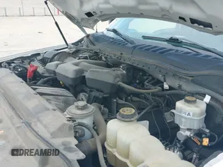 ✅ 2019 Ford F-250 XL • VIN: 1FDBF2A69KED43137 • Lot: 43091047. Wystawiony na IAAI z przebiegiem 100 629 mil. Bezpłatny archiwum sprzedaży aukcyjnych z USA i szczegółowy raport historii pojazdu na DreamBid. Zdjęcie 17.