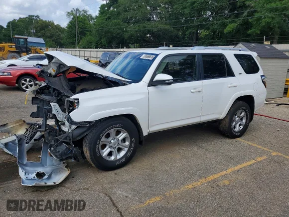 ✅ 2015 Toyota 4Runner SR5 • VIN: JTEZU5JR9F5094201 • Lot: 50666836. Listed on Copart with 142,431 mi. Free auction sales archive from the USA and detailed vehicle history report at DreamBid. Image 1.