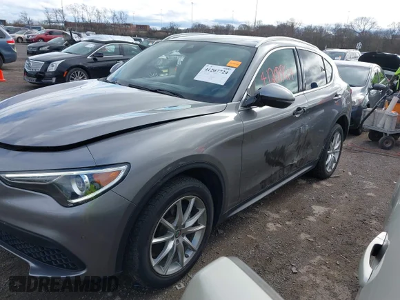 ✅ 2018 Alfa Romeo Stelvio Ti • VIN: ZASFAKBN3J7B63074 • Лот: 41207724. Опубліковано раніше на IAAI з пробігом 84 195 миль. Безкоштовний доступ до архіву аукціонних продажів зі США та докладний звіт про історію автомобіля на DreamBid. Зображення 19.