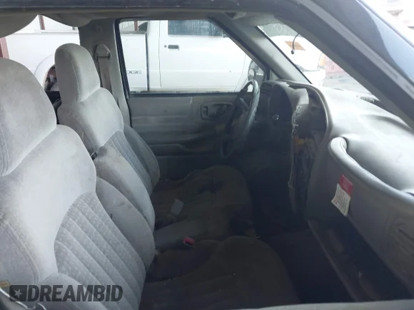 ✅ 2000 Chevrolet S-10 LS • VIN: 1GCCS14W7YK101192 • Lot: 42538796. Listed on IAAI with Not provided. Free auction sales archive from the USA and detailed vehicle history report at DreamBid. Image 5.