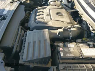 ✅ 2018 Volkswagen Tiguan SEL • VIN: 3VV2B7AX3JM048888 • Lot: 43404413. Wystawiony na IAAI z przebiegiem 128 997 mil. Bezpłatny archiwum sprzedaży aukcyjnych z USA i szczegółowy raport historii pojazdu na DreamBid. Zdjęcie 19.