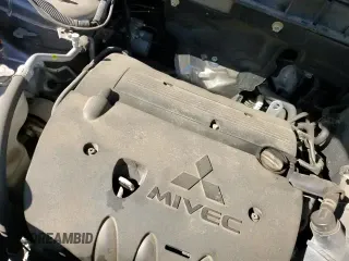 ✅ 2019 Mitsubishi Outlander ES • VIN: JA4AP3AUXKU016800 • Lot: 82703025. Wystawiony na Copart z przebiegiem 114 631 mil. Bezpłatny archiwum sprzedaży aukcyjnych z USA i szczegółowy raport historii pojazdu na DreamBid. Zdjęcie 16.