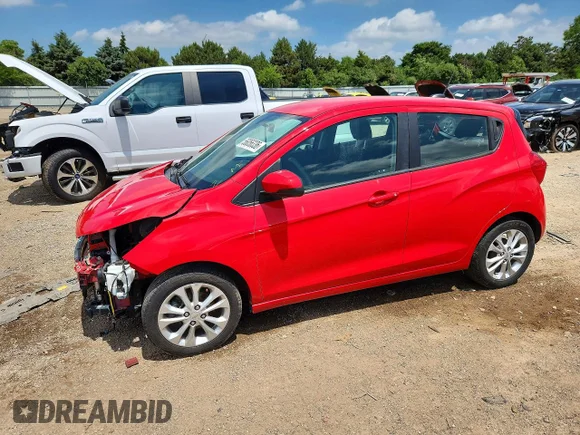 ✅ 2022 Chevrolet Spark 1LT • VIN: KL8CD6SA3NC012961 • Лот: 56056336. Опубліковано раніше на Copart з пробігом 53 467 миль. Безкоштовний доступ до архіву аукціонних продажів зі США та докладний звіт про історію автомобіля на DreamBid. Зображення 1.