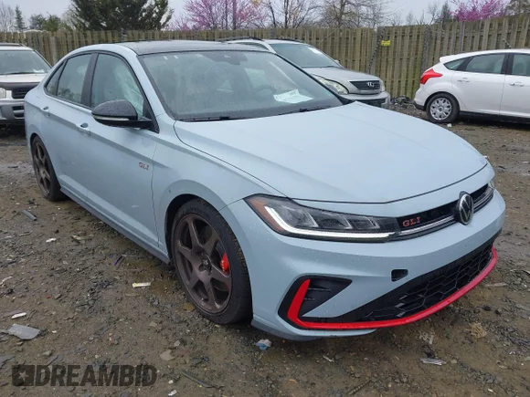 ✅ 2025 Volkswagen Jetta Autobahn • VIN: 3VW2T7BU5SM035316 • Lot: 44734279. Wystawiony na IAAI z przebiegiem 7 829 mil. Bezpłatny archiwum sprzedaży aukcyjnych z USA i szczegółowy raport historii pojazdu na DreamBid. Zdjęcie 1.