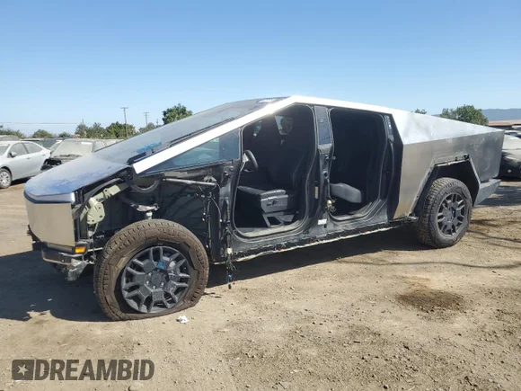 ✅ 2024 Tesla Cybertruck • VIN: 7G2CEHED7RA019100 • Lot: 63061905. Wystawiony na Copart z przebiegiem 3 087 mil. Bezpłatny archiwum sprzedaży aukcyjnych z USA i szczegółowy raport historii pojazdu na DreamBid. Zdjęcie 1.