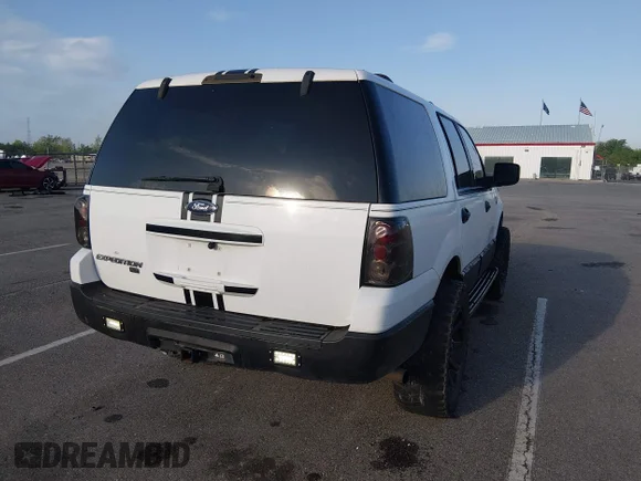 ✅ 2004 Ford Expedition Special Service • VIN: 1FMRU15W44LB66911 • Lot: 44725909. Listed on IAAI with 172,645 mi. Free auction sales archive from the USA and detailed vehicle history report at DreamBid. Image 4.
