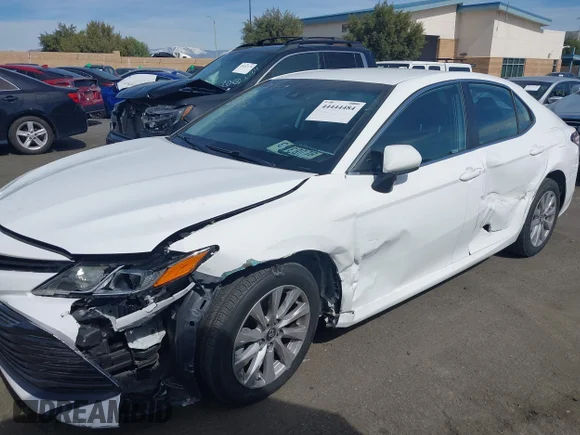 ✅ 2019 Toyota Camry SE • VIN: 4T1B11HK2KU811064 • Lot: 44444484. Wystawiony na IAAI z przebiegiem 109 277 mil. Bezpłatny archiwum sprzedaży aukcyjnych z USA i szczegółowy raport historii pojazdu na DreamBid. Zdjęcie 6.
