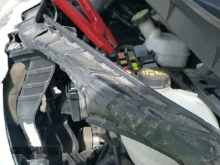 ✅ 2016 Ford Transit Cargo • VIN: 1FTYE1CM1GKA29370 • Lot: 42177908. Wystawiony na IAAI z przebiegiem 155 718 mil. Bezpłatny archiwum sprzedaży aukcyjnych z USA i szczegółowy raport historii pojazdu na DreamBid. Zdjęcie 21.