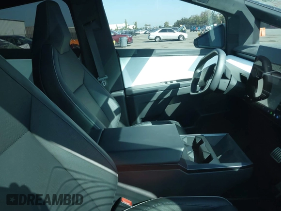 ✅ 2024 Tesla Cybertruck Cyberbeast • VIN: 7G2CEHEEXRA006446 • Lot: 43539519. Wystawiony na IAAI z przebiegiem 26 794 mil. Bezpłatny archiwum sprzedaży aukcyjnych z USA i szczegółowy raport historii pojazdu na DreamBid. Zdjęcie 5.
