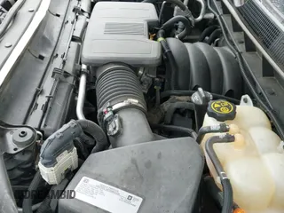 ✅ 2019 Chevrolet Silverado 1500 RST • VIN: 1GCUYEED7KZ349996 • Lot: 42478510. Wystawiony na IAAI z przebiegiem 111 413 mil. Bezpłatny archiwum sprzedaży aukcyjnych z USA i szczegółowy raport historii pojazdu na DreamBid. Zdjęcie 19.