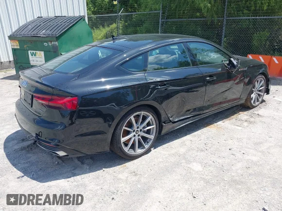✅ 2025 Audi A5 Sportback S line Premium • VIN: WAUDACF55SA009791 • Лот: 42665707. Опубліковано раніше на IAAI з пробігом 10 010 миль. Безкоштовний доступ до архіву аукціонних продажів зі США та докладний звіт про історію автомобіля на DreamBid. Зображення 4.