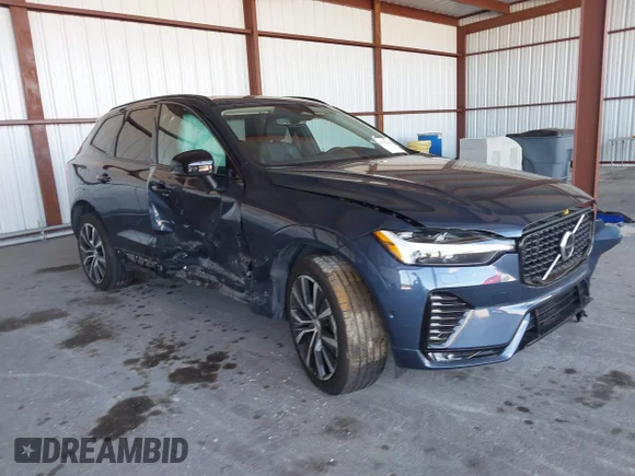 ✅ 2024 Volvo XC60 Plus Dark Theme • VIN: YV4L12RL0R1776605 • Lot: 41602834. Wystawiony na IAAI z przebiegiem 24 634 mil. Bezpłatny archiwum sprzedaży aukcyjnych z USA i szczegółowy raport historii pojazdu na DreamBid. Zdjęcie 1.