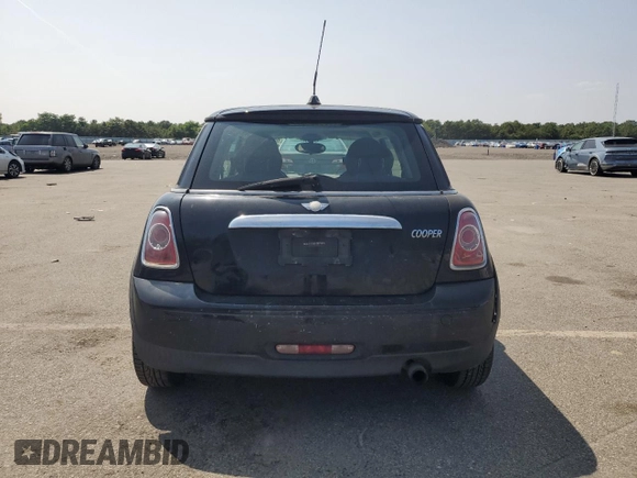 ✅ 2013 MINI Hardtop • VIN: WMWSU3C55DT372697 • Lot: 66848655. Wystawiony na Copart z przebiegiem 189 729 mil. Bezpłatny archiwum sprzedaży aukcyjnych z USA i szczegółowy raport historii pojazdu na DreamBid. Zdjęcie 6.
