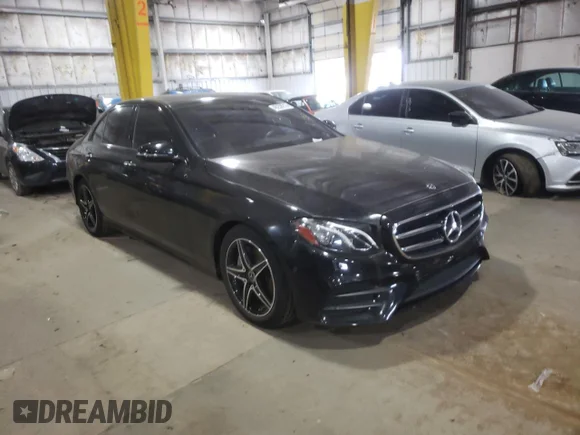 ✅ 2018 Mercedes-Benz E 300 • VIN: WDDZF4JB3JA390753 • Lot: 40258213. Wystawiony na Copart z przebiegiem 56 743 mil. Bezpłatny archiwum sprzedaży aukcyjnych z USA i szczegółowy raport historii pojazdu na DreamBid. Zdjęcie 4.