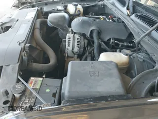 ✅ 2005 Chevrolet Silverado 1500 LS • VIN: 2GCEC19T851358412 • Lot: 43306552. Wystawiony na IAAI z przebiegiem 288 244 mil mil. Skorzystaj z bezpłatnego archiwum sprzedaży aukcyjnych z USA i zobacz szczegółowy raport historii pojazdu na DreamBid. Zdjęcie 19.