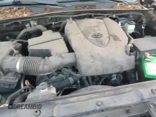 ✅ 2019 Toyota Tacoma SR5 • VIN: 5TFAZ5CN6KX084611 • Лот: 87072145. Опубликован ранее на Copart с пробегом 115 101 миль. Бесплатный доступ к архиву аукционных продаж из США и подробный отчёт об истории автомобиля на DreamBid. Изображение 13.