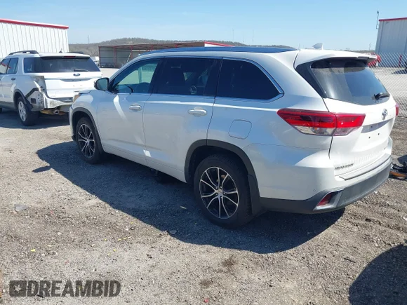 ✅ 2019 Toyota Highlander Limited • VIN: 5TDDZRFH5KS948211 • Лот: 44679215. Опубліковано раніше на IAAI з пробігом 129 265 миль. Безкоштовний доступ до архіву аукціонних продажів зі США та докладний звіт про історію автомобіля на DreamBid. Зображення 3.